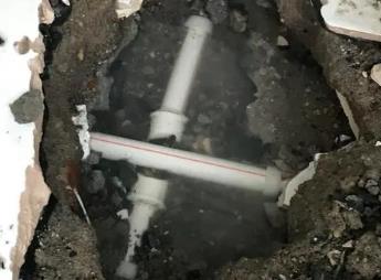 桑日阳台漏水维修公司为您分享楼上楼下漏水怎么处理